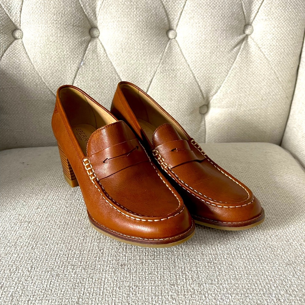 Never worn Sperry Seaport Penny Leather Loafer